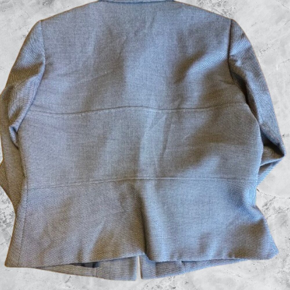 TAHARI Arthur S. Levine blazer Size: 12P - Picture 2 of 6